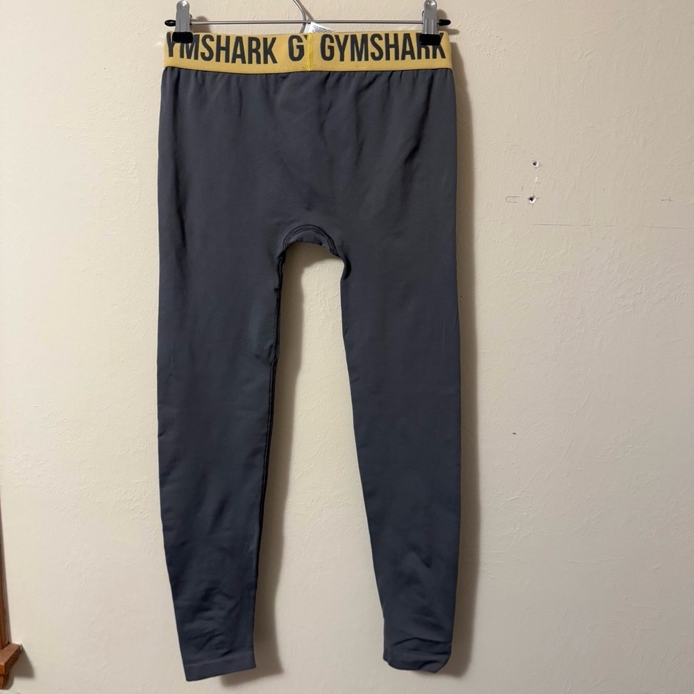 Gymshark seamless crop legging gray with yellow waist Size Medium - Picture 7 of 10